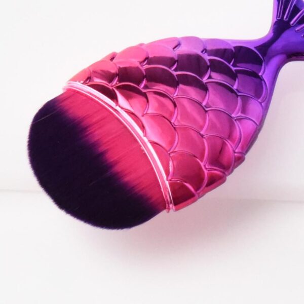 Mermaid Fish Scale Makeup Brush - Fishtail Bottom Powder Blush Application - Image 3